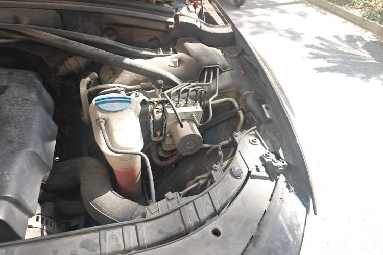 Used Audi Q5 2013 40 TFSI Technology Edition Engine Bay Left