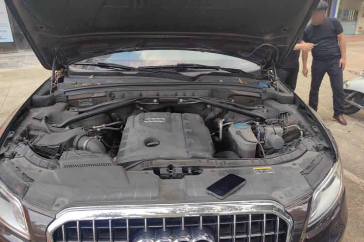 Used Audi Q5 2013 40 TFSI Technology Edition Engine Bay