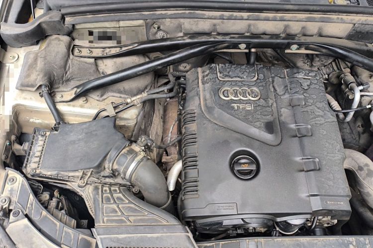 Used Audi Q5 2013 40 TFSI Technology Edition Engine Bay Right