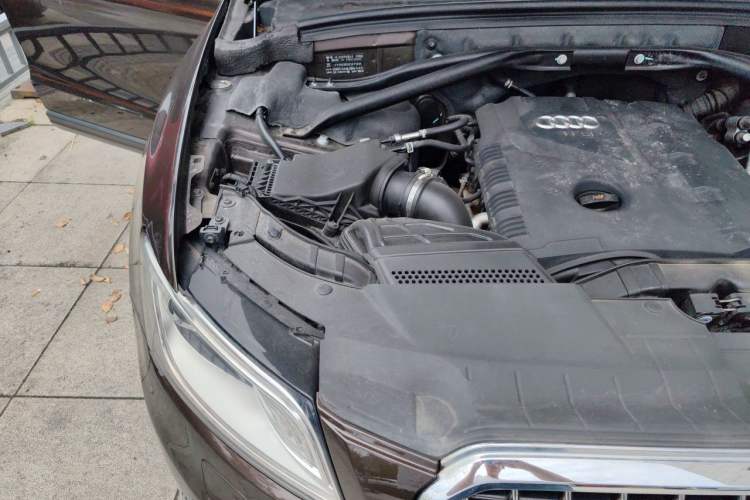 Used Audi Q5 2013 40 TFSI Technology Edition Engine Bay Right