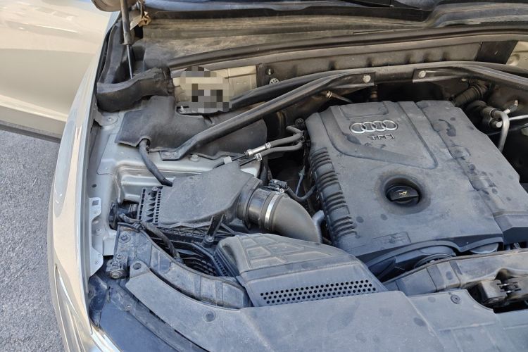 Used Audi Q5 2013 40 TFSI Technology Edition Engine Bay Right