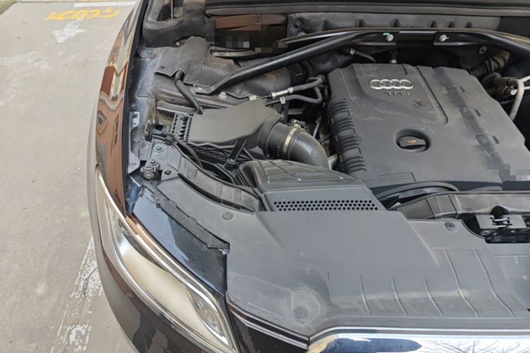 Used Audi Q5 2013 40 TFSI Comfort Edition Engine Bay Right