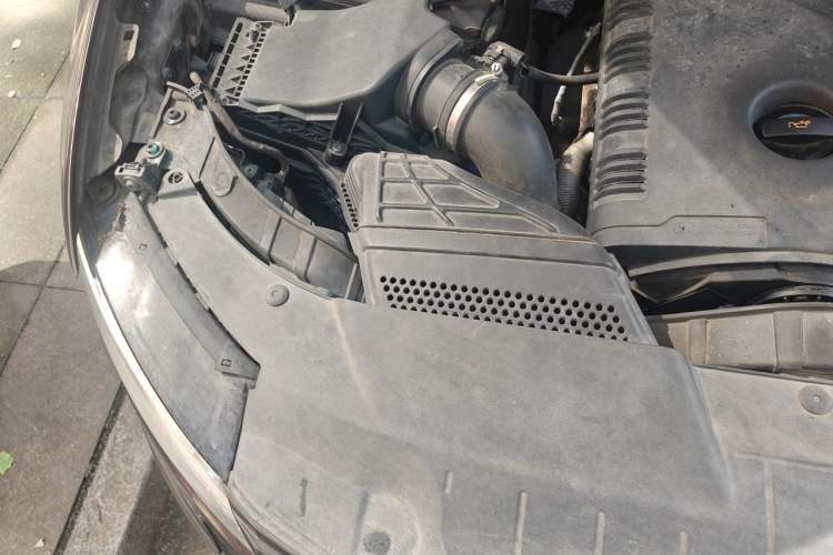Used Audi Q5 2013 40 TFSI Technology Edition Engine Bay Right