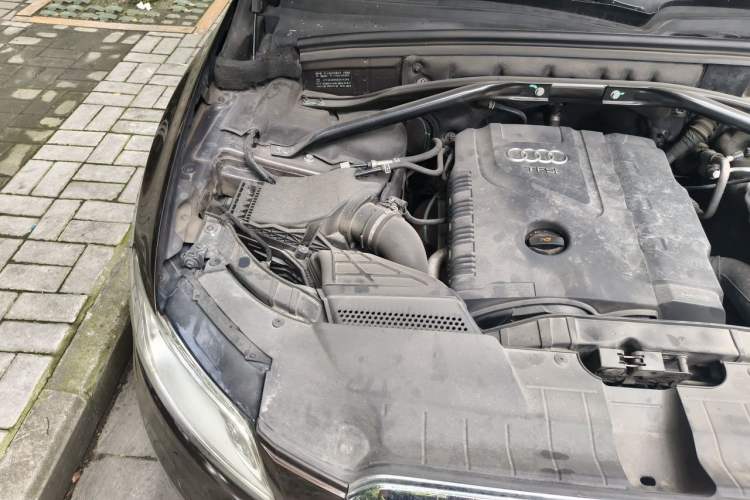 Used Audi Q5 2013 40 TFSI Technology Edition Engine Bay Right