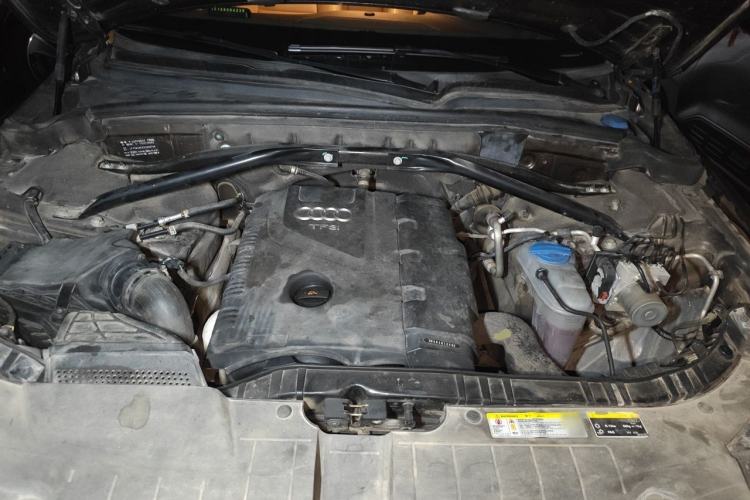 Used Audi Q5 2013 40 TFSI Ambition Engine Bay