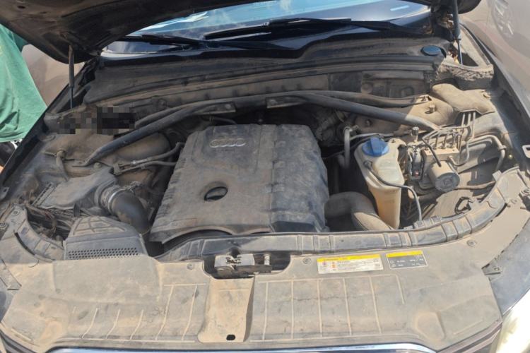 Used Audi Q5 2013 40 TFSI Ambition Engine Bay