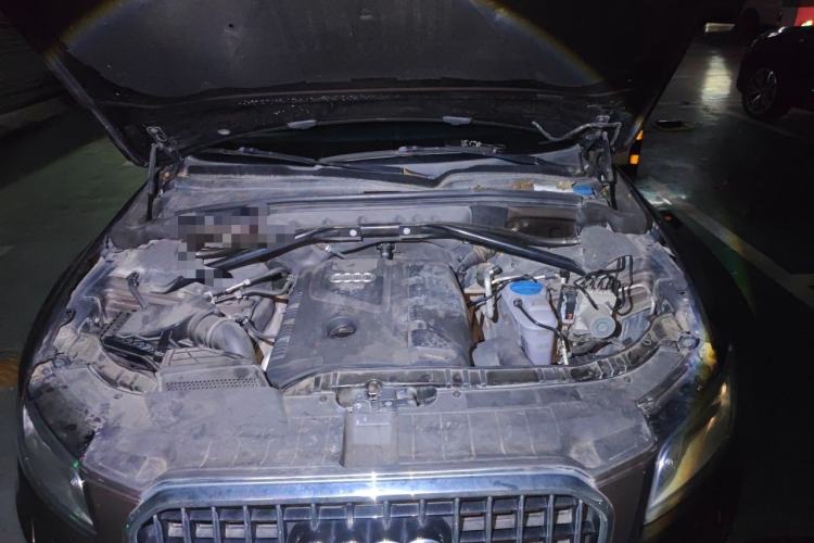 Used Audi Q5 2013 40 TFSI Technology Edition Engine Bay