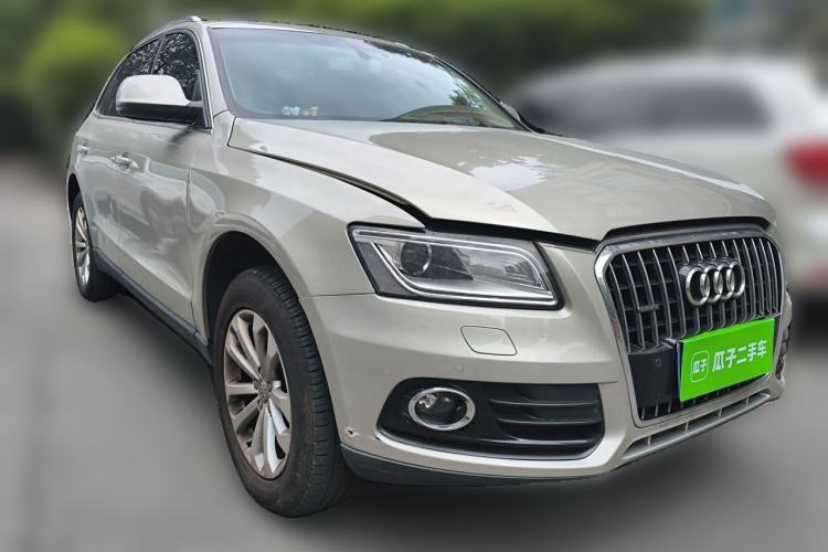 Used Audi Q5 2013 40 TFSI Technology Edition Front Right 45 Deg