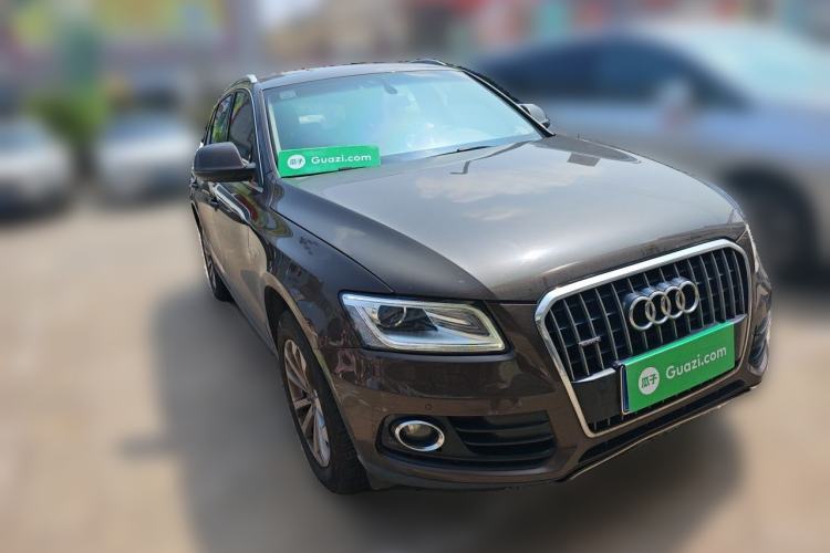 Used Audi Q5 2013 40 TFSI Technology Edition Front Right 45 Deg
