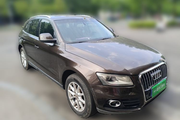 Used Audi Q5 2013 40 TFSI Ambition Front Right 45 Deg
