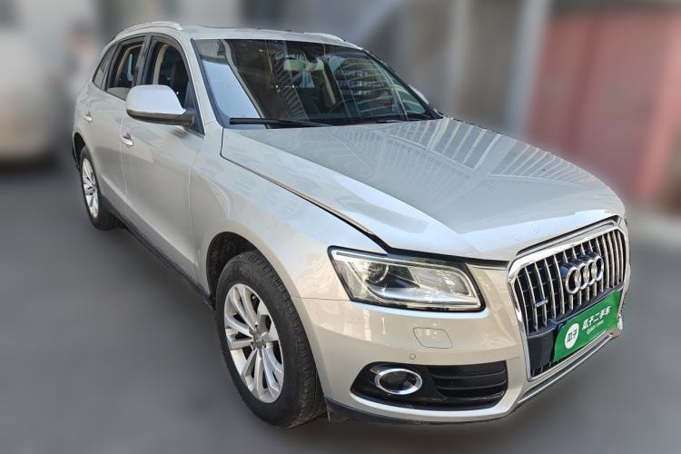 Used Audi Q5 2013 40 TFSI Technology Edition Front Right 45 Deg
