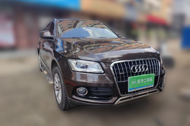Used Audi Q5 2013 40 TFSI Technology Edition Front Right 45 Deg