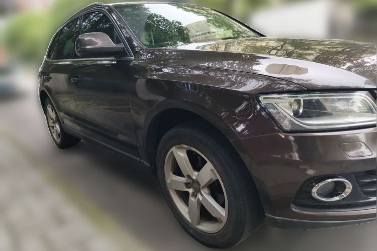 Used Audi Q5 2013 40 TFSI Technology Edition Front Right 45 Deg