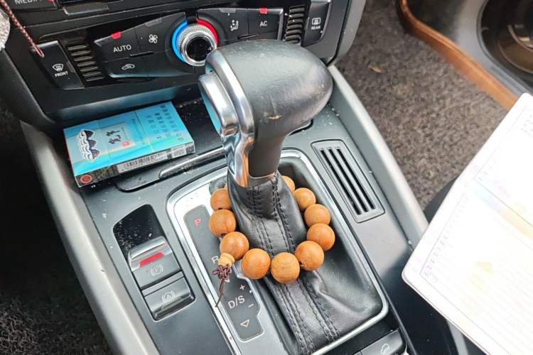 Used Audi Q5 2013 40 TFSI Ambition Gear Lever
