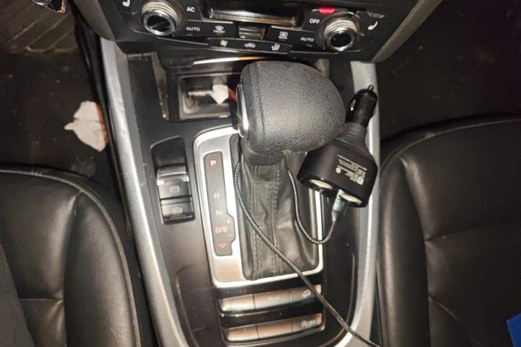 Used Audi Q5 2013 40 TFSI Technology Edition Gear Lever