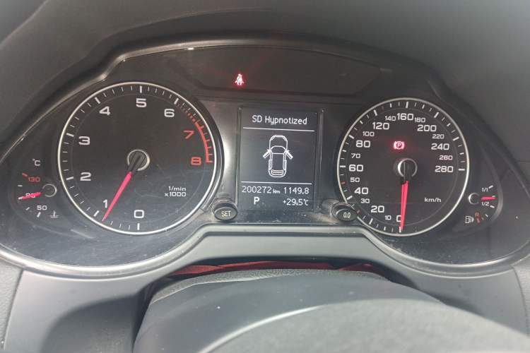 Used Audi Q5 2013 40 TFSI Technology Edition Instrument Cluster