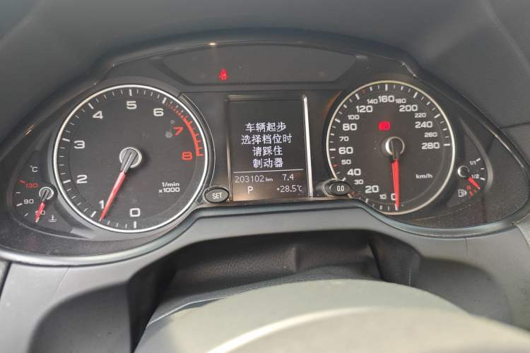 Used Audi Q5 2013 40 TFSI Ambition Instrument Cluster