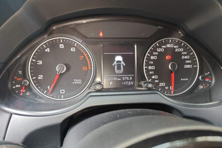 Used Audi Q5 2013 40 TFSI Technology Edition Instrument Cluster