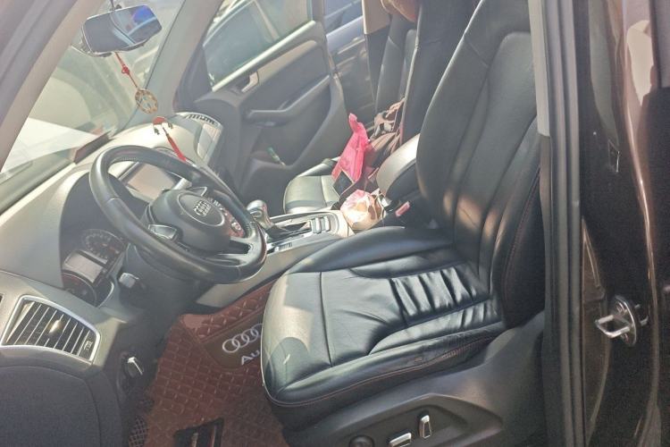 Used Audi Q5 2013 40 TFSI Ambition Left Front Seat