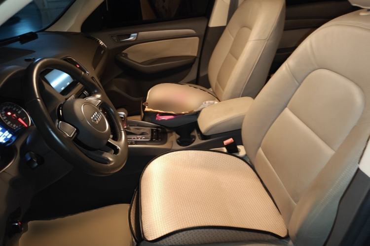 Used Audi Q5 2013 40 TFSI Ambition Left Front Seat