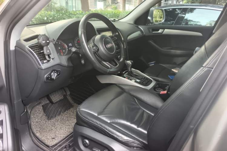 Used Audi Q5 2013 40 TFSI Technology Edition Left Front Seat