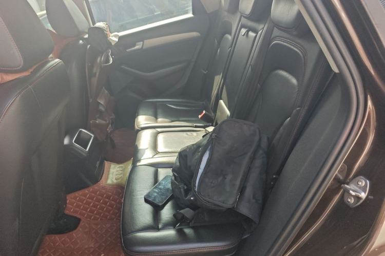 Used Audi Q5 2013 40 TFSI Ambition Left Rear Seat