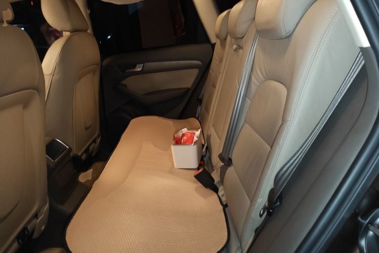 Used Audi Q5 2013 40 TFSI Ambition Left Rear Seat