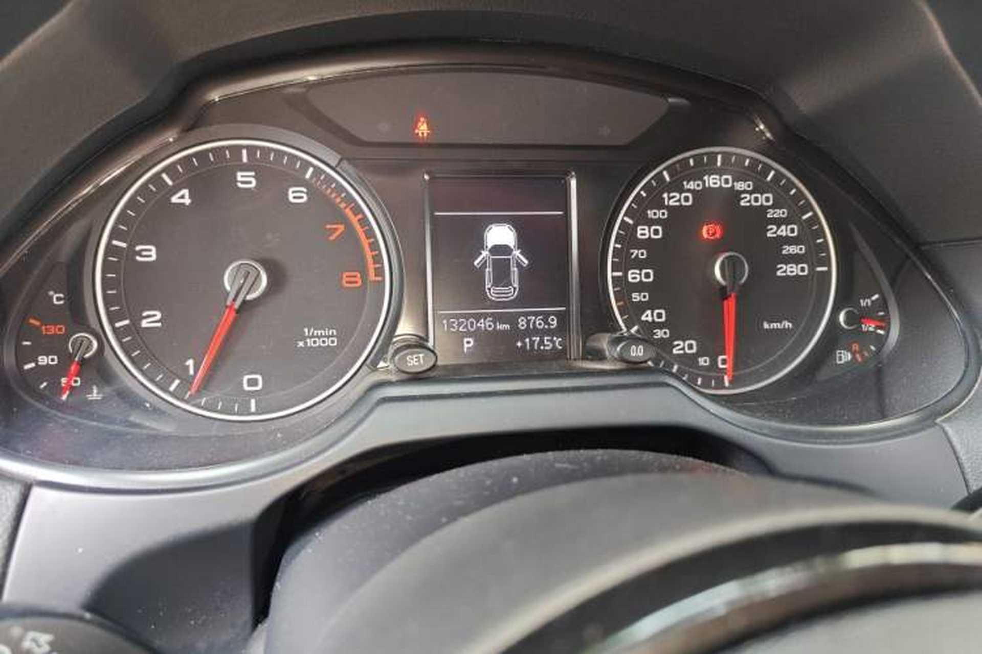 Used Audi Q5 2013 40 TFSI Technology Edition Odometer Close Up