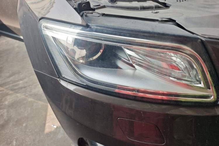 Used Audi Q5 2013 40 TFSI Ambition Right Front Headlight