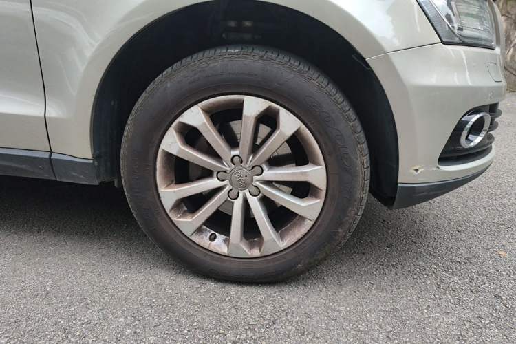 Used Audi Q5 2013 40 TFSI Technology Edition Right Front Wheel Hub