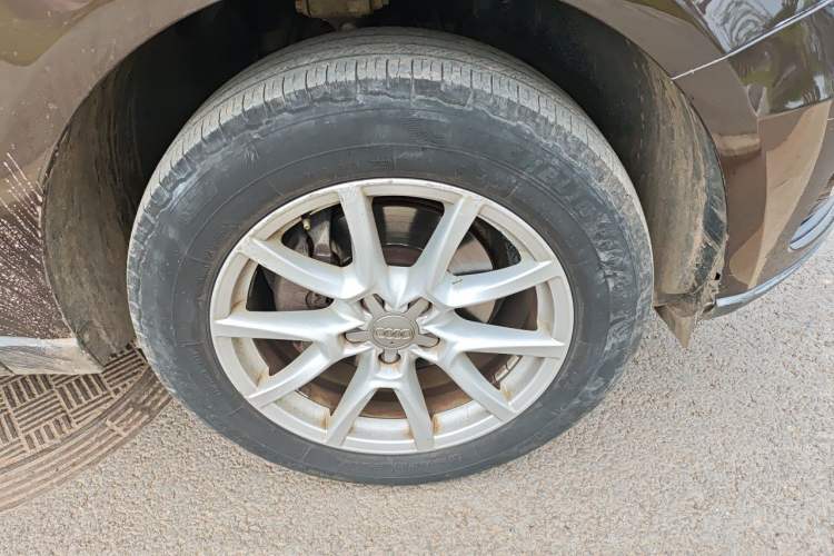Used Audi Q5 2013 40 TFSI Ambition Right Front Wheel Hub