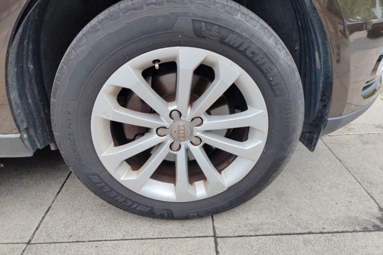 Used Audi Q5 2013 40 TFSI Technology Edition Right Front Wheel Hub