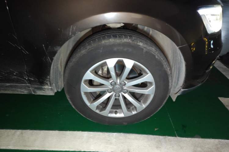 Used Audi Q5 2013 40 TFSI Ambition Right Front Wheel Hub