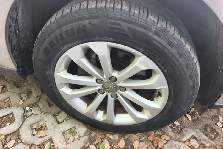 Used Audi Q5 2013 40 TFSI Technology Edition Right Front Wheel Hub
