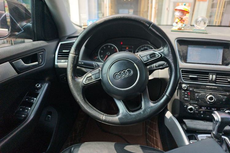 Used Audi Q5 2013 40 TFSI Technology Edition Steering Wheel