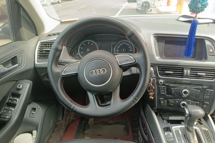 Used Audi Q5 2013 40 TFSI Ambition Steering Wheel