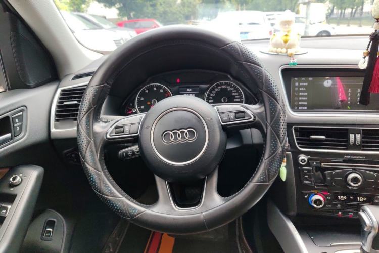 Used Audi Q5 2013 40 TFSI Technology Edition Steering Wheel
