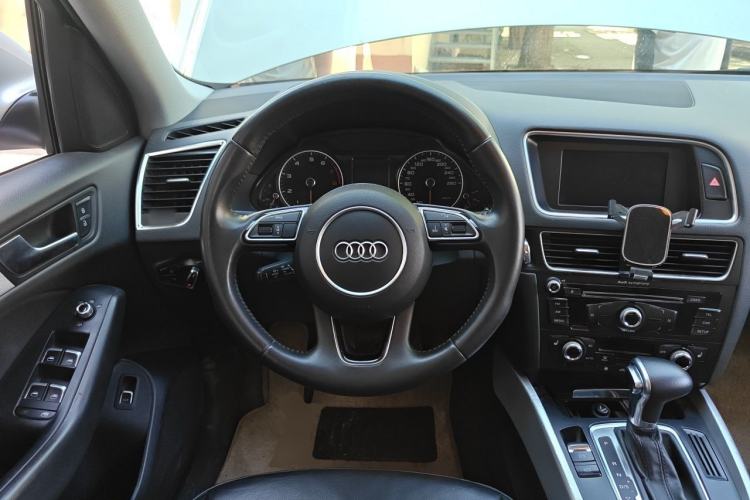 Used Audi Q5 2013 40 TFSI Technology Edition Steering Wheel