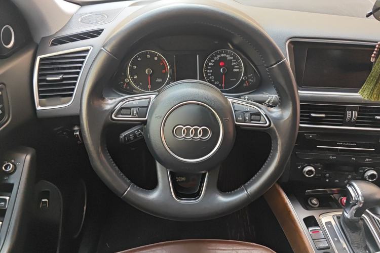 Used Audi Q5 2013 40 TFSI Comfort Edition Steering Wheel