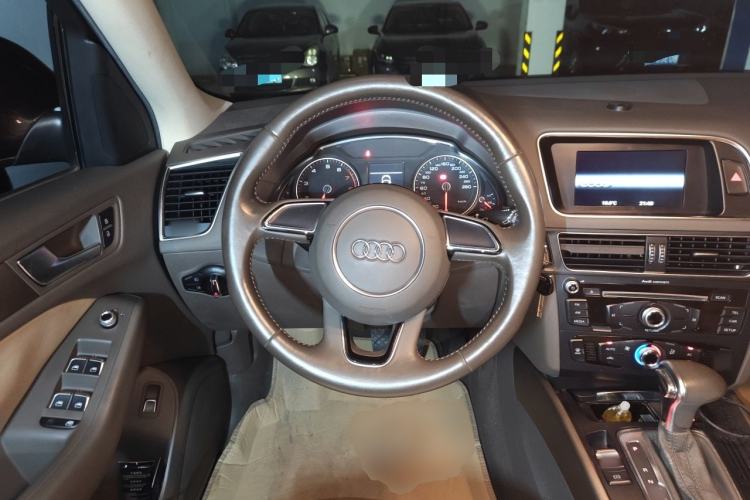 Used Audi Q5 2013 40 TFSI Ambition Steering Wheel