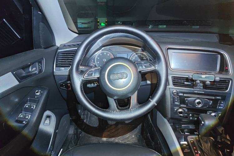 Used Audi Q5 2013 40 TFSI Technology Edition Steering Wheel