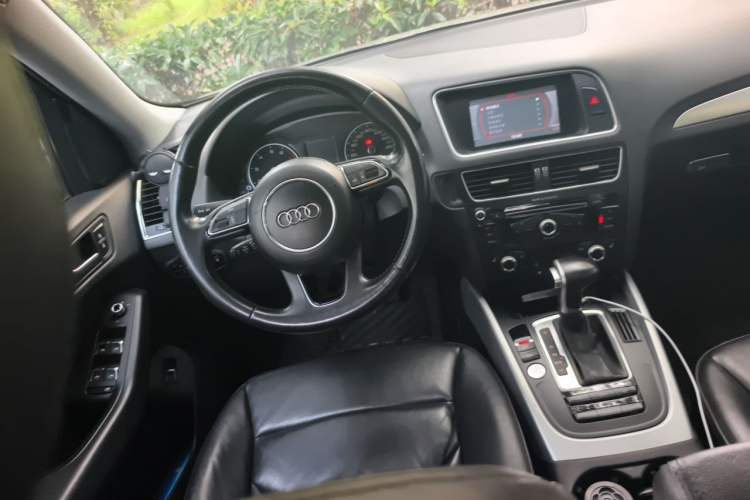 Used Audi Q5 2013 40 TFSI Technology Edition Steering Wheel