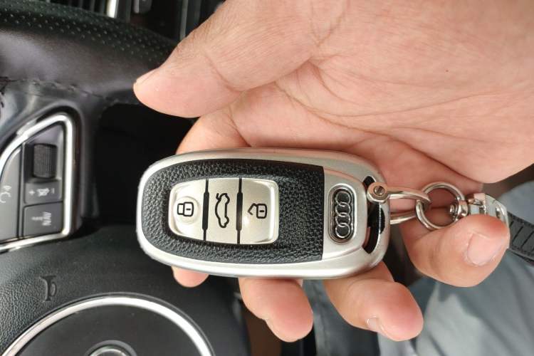 Used Audi Q5 2013 40 TFSI Comfort Edition Vehicle Key