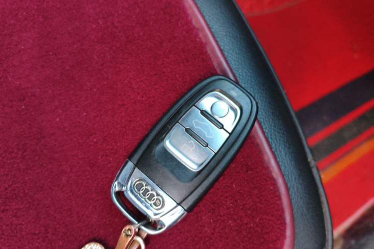 Used Audi Q5 2013 40 TFSI Comfort Edition Vehicle Key