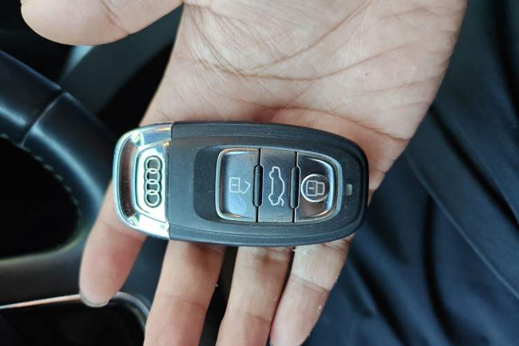 Used Audi Q5 2013 40 TFSI Technology Edition Vehicle Key