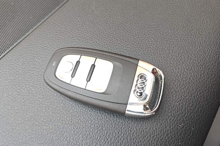Used Audi Q5 2013 40 TFSI Comfort Edition Vehicle Key