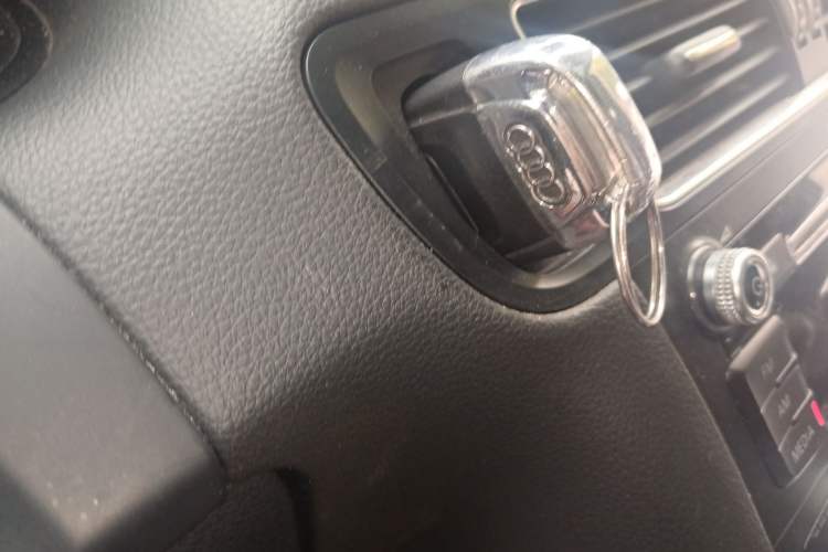 Used Audi Q5 2013 40 TFSI Technology Edition Vehicle Key