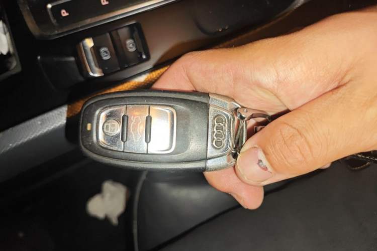 Used Audi Q5 2013 40 TFSI Technology Edition Vehicle Key