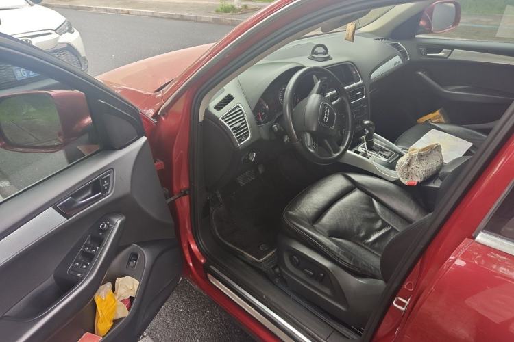 Used Audi Q5 2013 40 TFSI Technology Edition Driver Seat