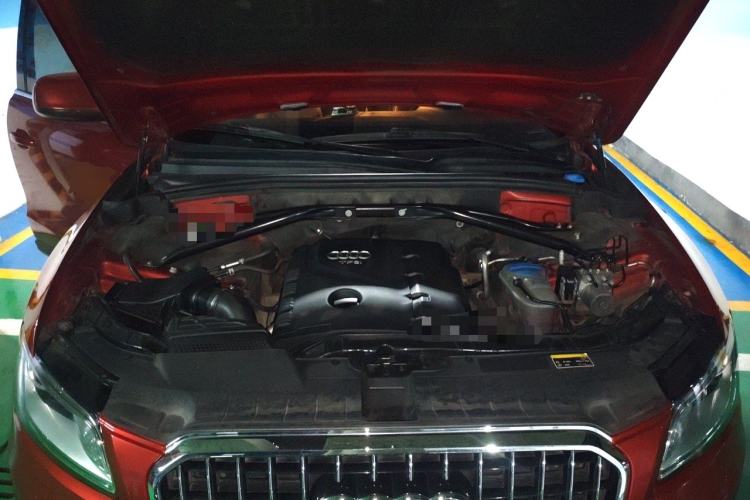 Used Audi Q5 2013 40 TFSI Comfort Edition Engine Bay